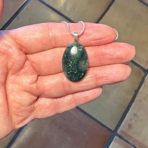 moss agate pendant with sterling silver chain - Picture 5 of 6